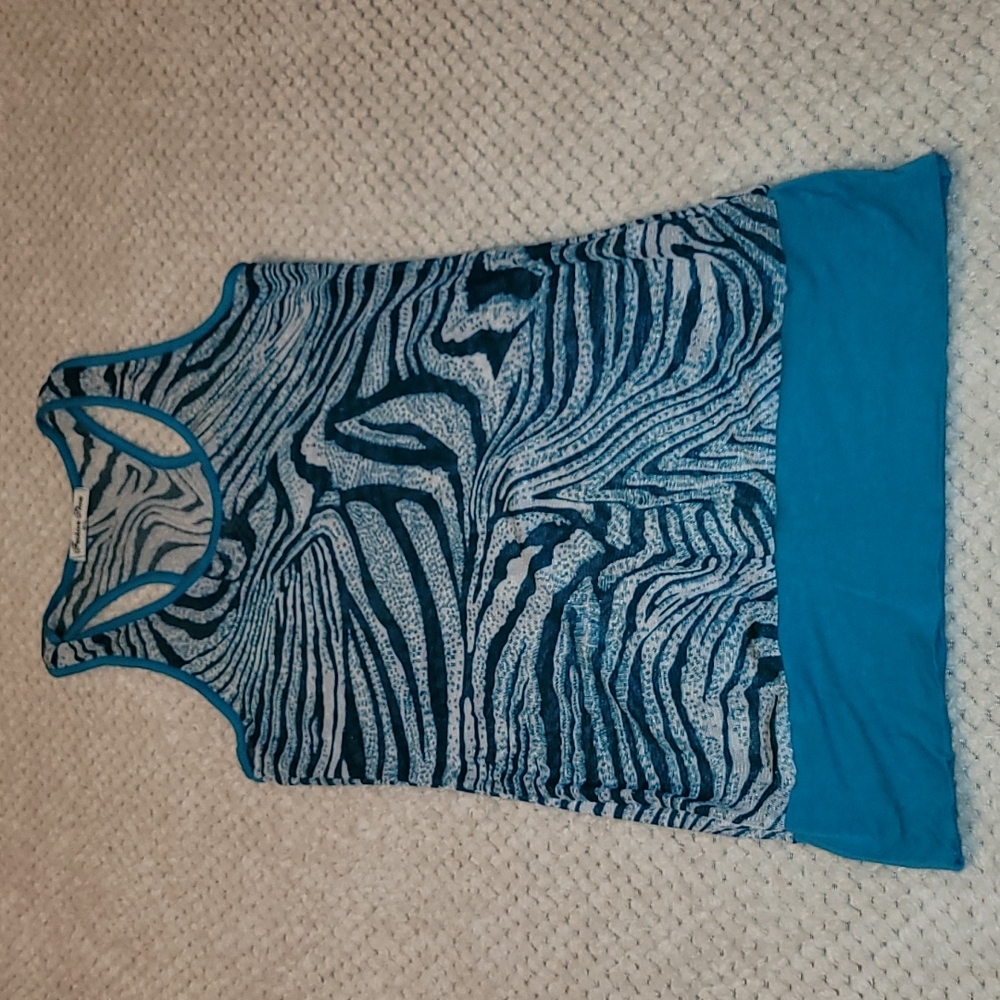 ⭐ 3 for $15 Pattern turquoise/ocean green and white tank top